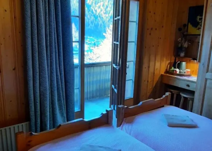 Claudy Et Elizabeth Michellod-dutheil * Le Châble